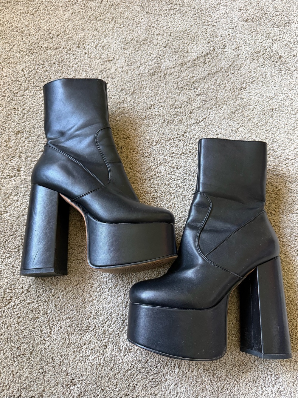 Lamoda Adore Me platform black boots